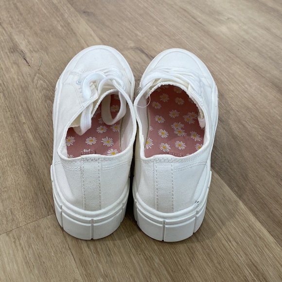 NEW Women’s Mad Love Fran Platform Sneakers - Picture 3 of 3